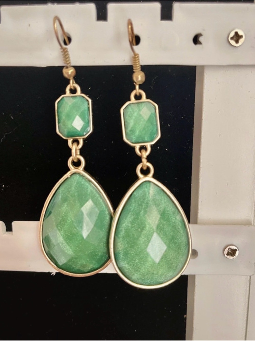 Vintage Gold-Tone Green Teardrop Dangle Earrings - Women Jewelry